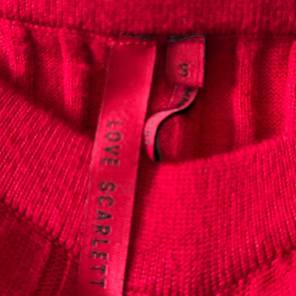 Red Button-Detail Ribbed Skirt - Picture 5 of 7